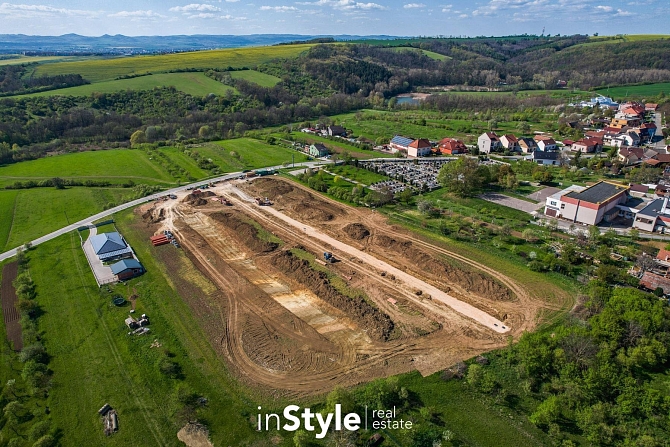 web_07_20260428_MM_Reality_pozemky_Polesovice-2.jpg