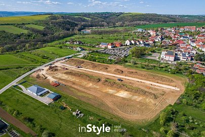 web_06_20260428_MM_Reality_pozemky_Polesovice-2.jpg