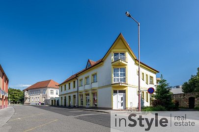 Pronájem komerčních prostor obchodní prostory 200 m², Milíčova, Uherské Hradiště