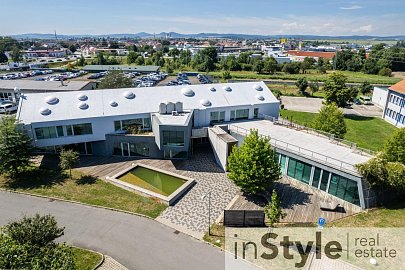 Pronájem komerčních prostor kanceláře 50 m², Zerzavice, Staré Město