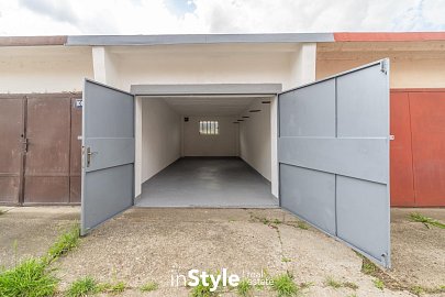 Pronájem zrekonstruované garáže a dalším parkovacím místem před